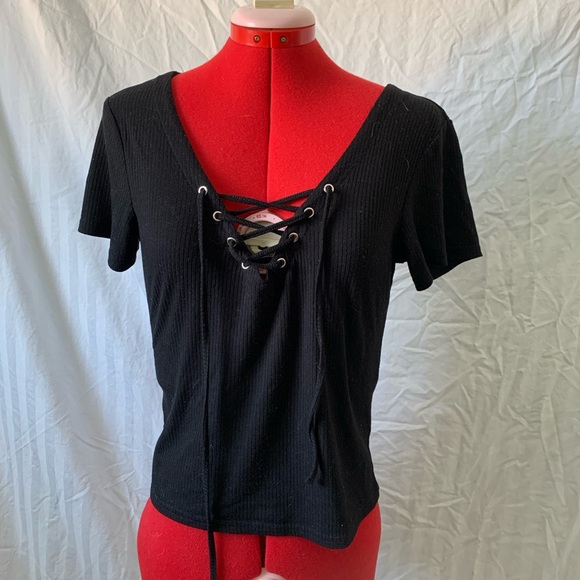 Ribbed Criss Cross Tee - Picture 2 of 7
